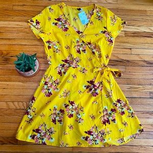 NWT H&M Wrap Dress, Yellow w/ Pink Red Floral Pattern, Tie Waist